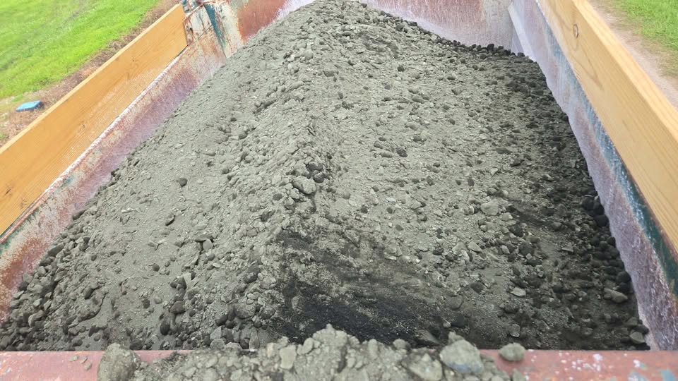 Crushed concrete material load